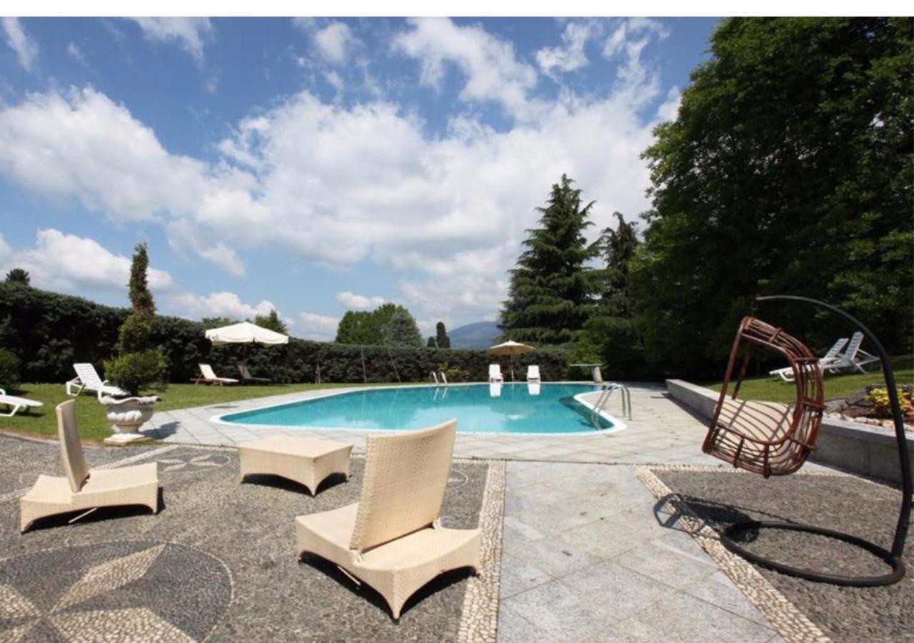 Villa Ghiringhelli Azzate Extérieur photo
